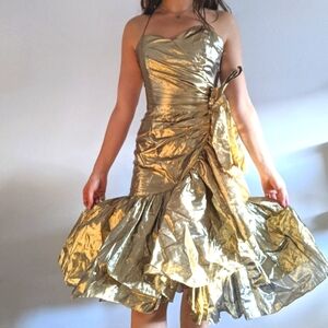 1970’s Hollywood Glam Dress w Ruching & Side Bow